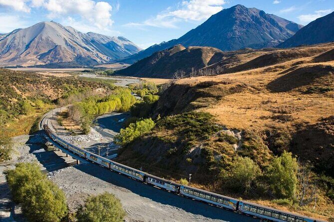 10 Day North to South Island NZ Private Tour from Auckland - Hobbiton and the Rotorua warm-up: from Waikato film magic to a redwood walk