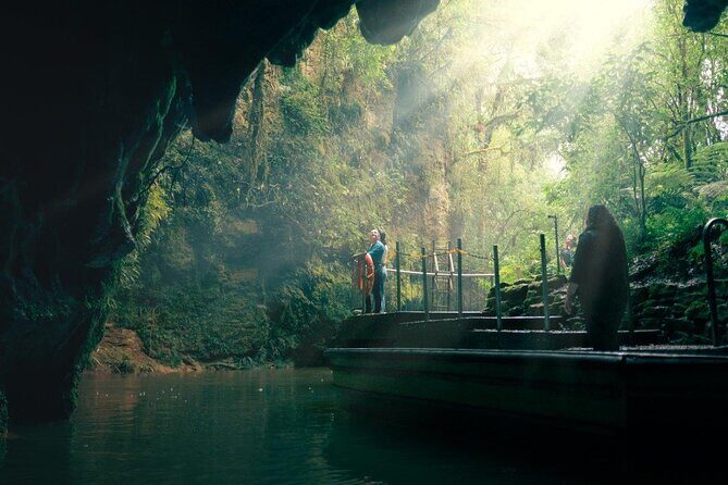 2 Day Tour Auckland to Hobbiton, Waitomo, Rotorua and Taupo - Two Days From Auckland: Why This Route Works