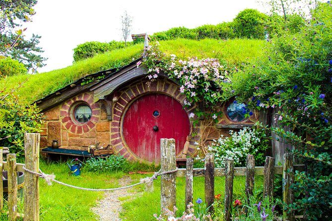 2 Day Waitomo Caves, Hobbiton Movie Set and Rotorua Tour from Auckland - Rotorua overnight: where the value actually hides