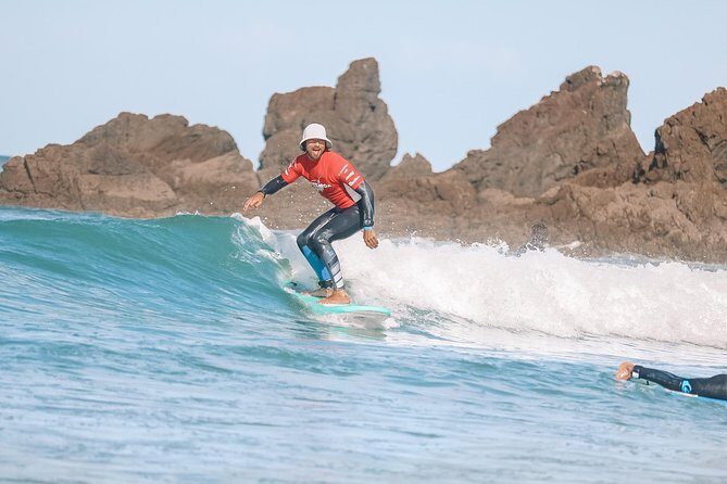 2 Hour Surf Lesson - Te Arai Beach - What the instructor coaching style should feel like