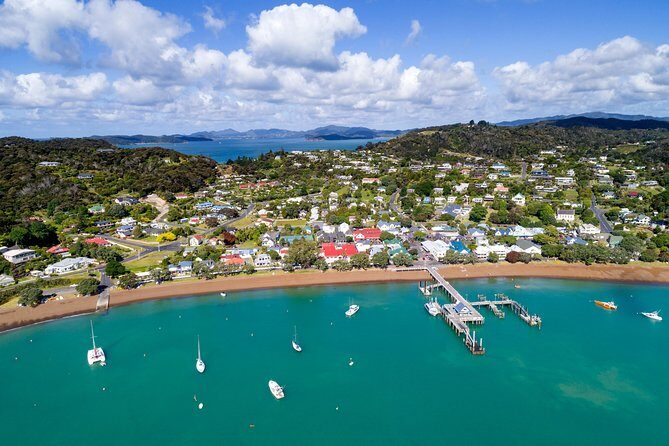 3-Day Bay of Islands Tour from Auckland - Russell first, then the water: ferry ride and Hole in the Rock cruise