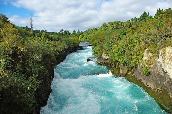 3-Day Hobbiton, Rotorua, Whakarewarewa, and Waitomo Tour - Who This Tour Suits Best (and Who Might Prefer Something Else)