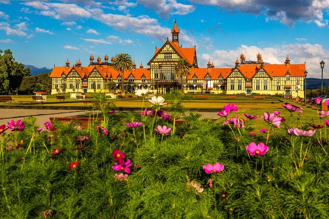 3 Day Waitomo Caves, Hobbiton Movie Set and Rotorua Tour from Auckland - Who This Tour Fits Best (and Who Might DIY)