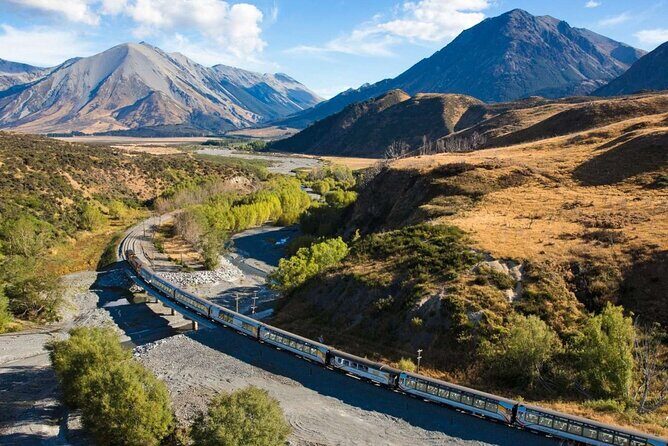 4 Day Tour to Milford Sound, Mount Cook & More from Auckland - Day 3: Lindis Pass, Lake Pukaki color, and Mount Cook’s big moments