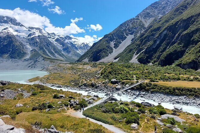 4 Day Tour to Milford Sound, Mount Cook & More from Auckland - Day 1: Queenstown Gardens to Te Anau Glowworm Caves