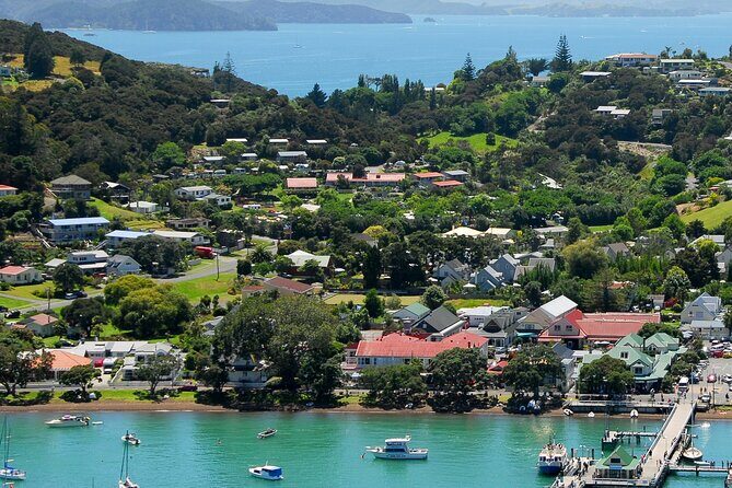 5-Day Bay of Islands, Auckland, Hobbiton, Rotorua & Waitomo Tour - Day 1: Russell, the Bay of Islands, and the Hole in the Rock cruise