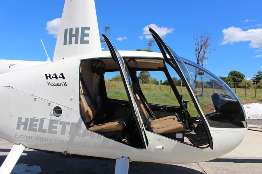 Auckland: 20min Helicopter scenic flight - City & Volcanoes - Hauraki Gulf islands: the Devonport and North Head perspective