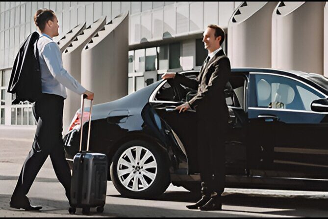 Auckland Airport Private Transfers with child car seats - Price and value: $77.57 per group up to 3