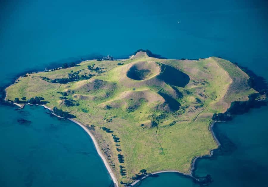 Auckland: Browns Island (Motukorea) Sea Kayak Tour - St Heliers Beach: where your kayak day starts