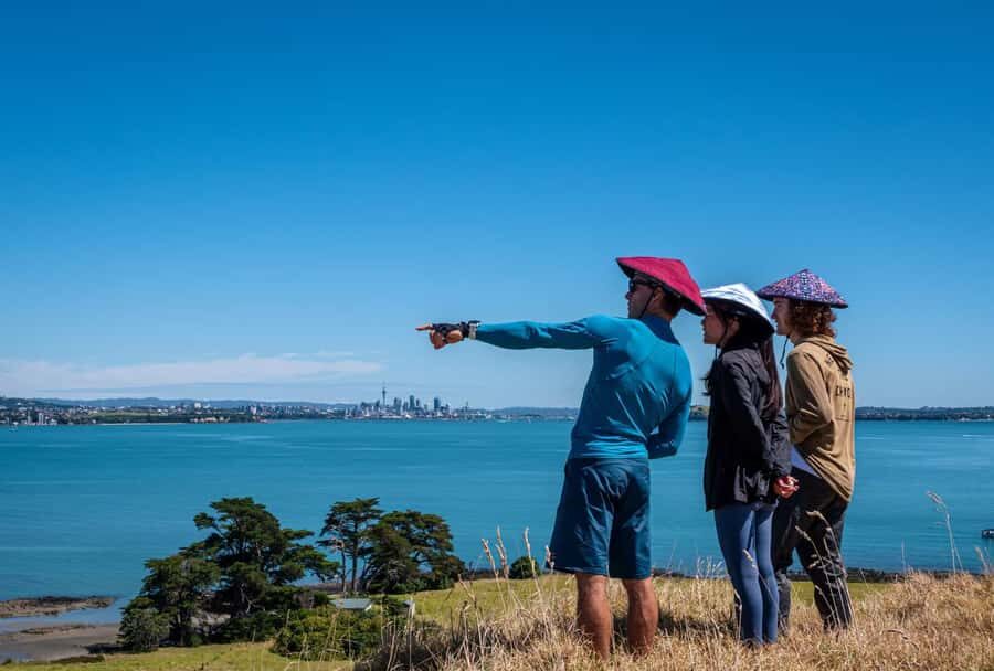 Auckland: Browns Island (Motukorea) Sea Kayak Tour - What to bring (and what to leave at home)