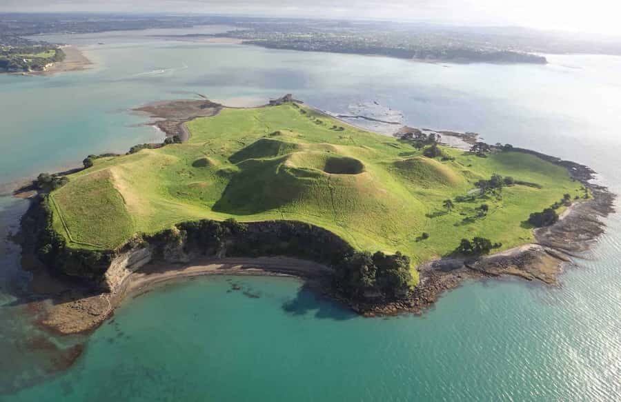 Auckland: Browns Island (Motukorea) Sea Kayak Tour - Kayaking across the Hauraki Gulf and Waitematā Harbour