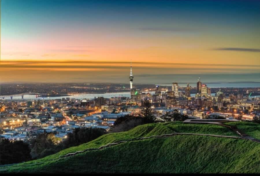Auckland City Highlights Half Day Tour - Harbour Bridge: the opening skyline angle