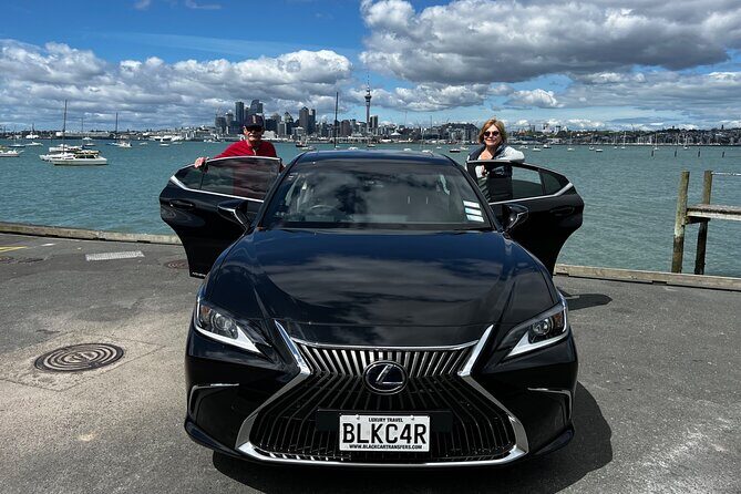 Auckland City Private Tour for Couples. Be chauffeur driven with added extras. - Key points at a glance