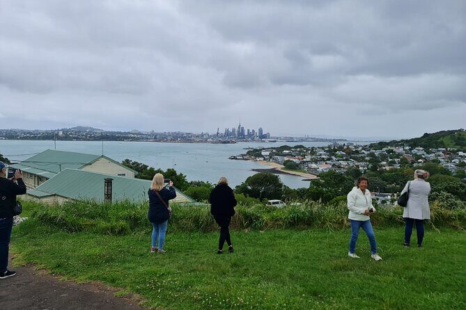 Auckland City Top Spots Half Day Tour(Small Group Tour) - Stop 1: Auckland Harbour Bridge for a Fast Skyline Welcome