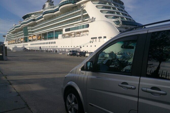Auckland Downtown Hotel Transfers to/from Cruise Ship in Minivan - Meet the Driver in Auckland Central