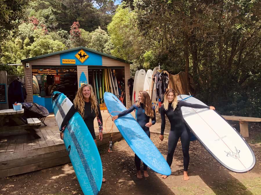 Auckland: Group Surfing Lesson with Muriwai Surf School - The 2-Hour Intro Surf Lesson Flow (Board Basics to Long-Ride Coaching)