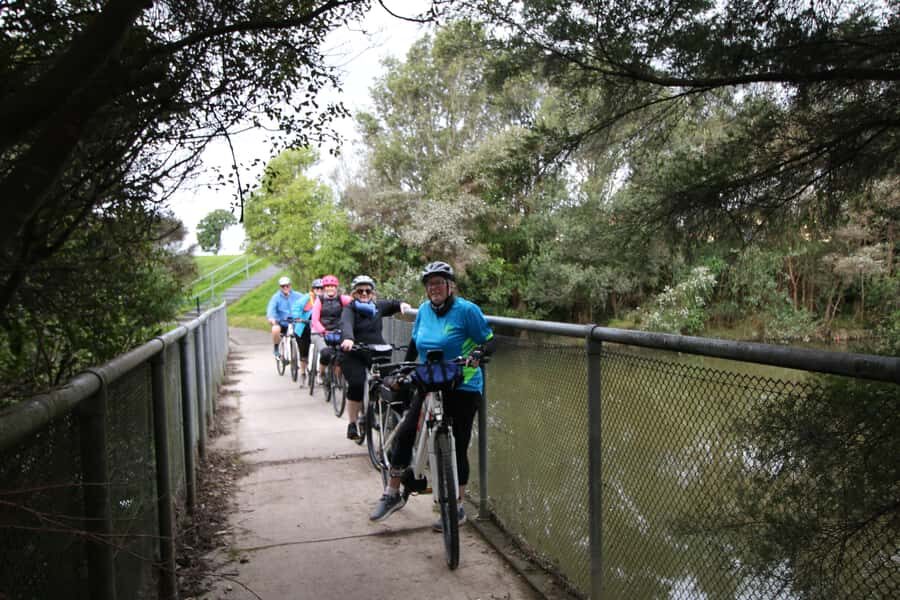 Auckland Half-Day Ebike Tour Excursion - The coffee and morning tea break that keeps things local