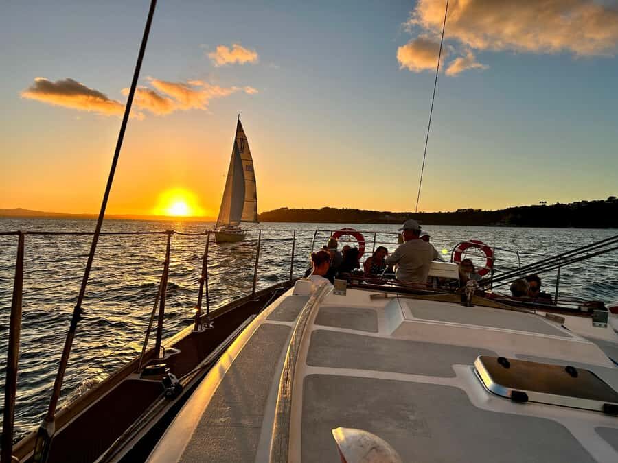 Auckland: Harbour Sailing Cruise with 3-Course Dinner - Why Waitematā at dinnertime feels different