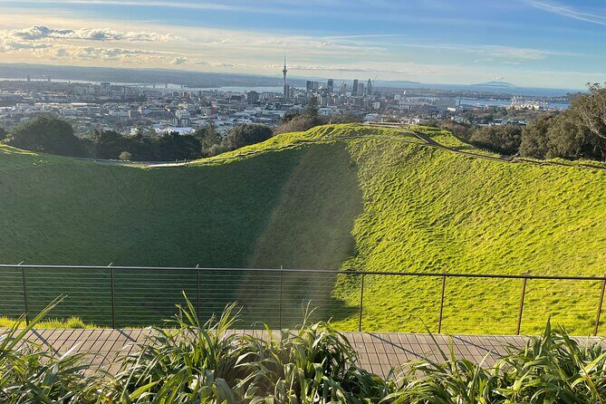 Auckland Highlight Attractions Small Group Tour - Mission Bay: seaside calm and easy ocean-watching
