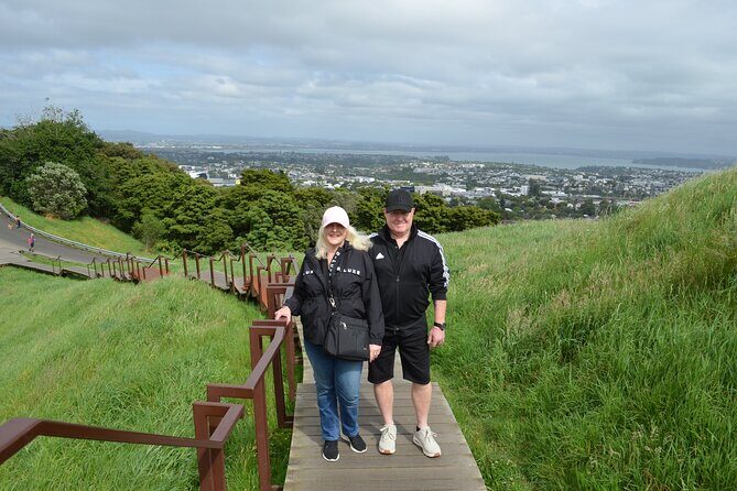 Auckland Highlights Full Day Guided Tour - Arataki Visitor Centre: culture and nature before the coast