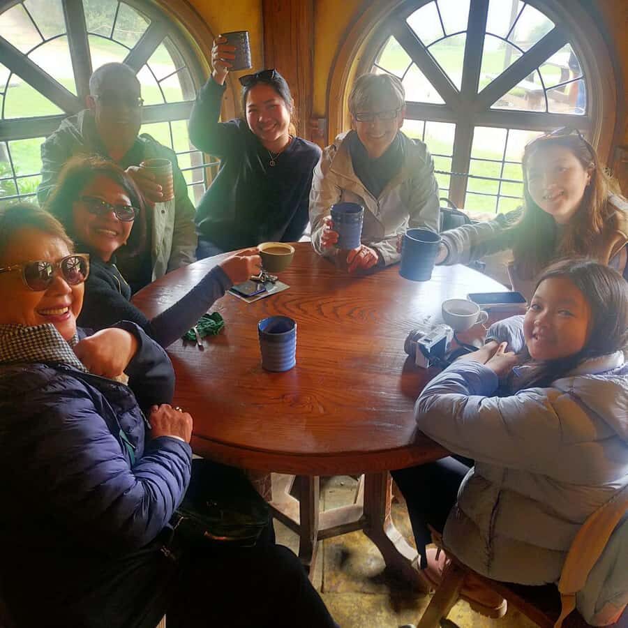 Auckland: Hobbiton and Rotorua Day Tour including Te Puia - Rotorua’s geothermal framing: Lake views and the Blue Baths