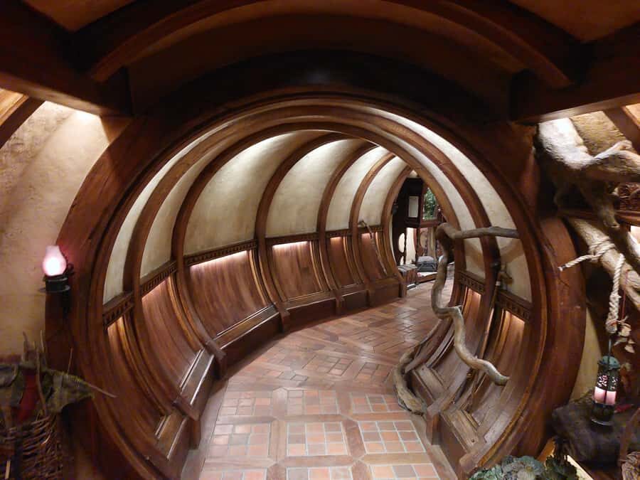 Auckland: Hobbiton, Rotorua, Waiotapu and Waitomo 3-Day Tour - Day 2: Waiotapu Geothermal Drama and Taupo’s Lakeside Reset