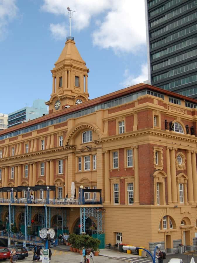 Auckland: Private Walking Tour with a Local - How the walking route plays out: photo stops, culture streets, and views
