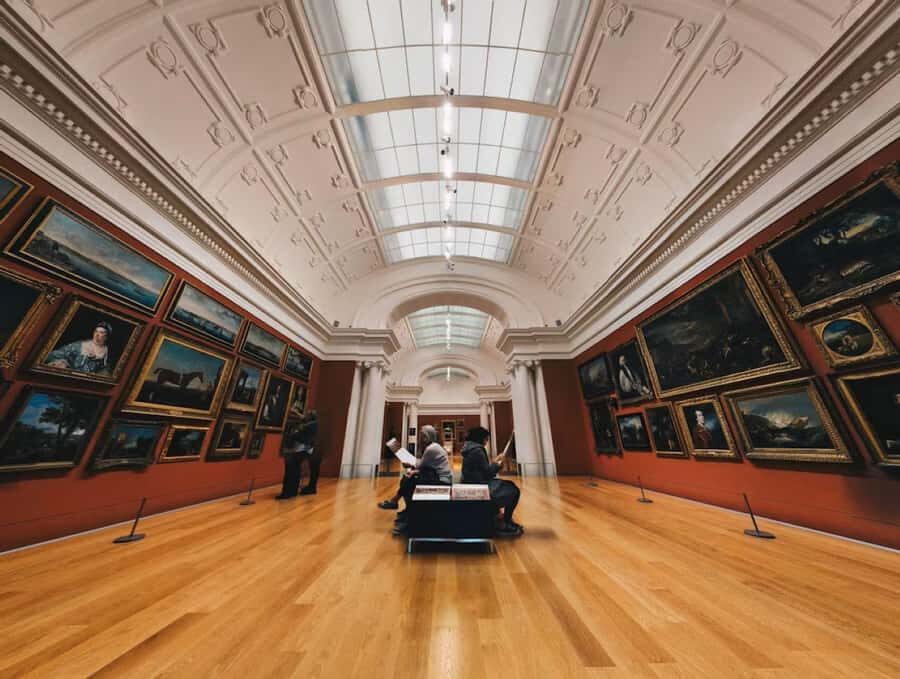 Auckland: Private Walking Tour with a Local - The review signal: where guides shine and where it can go wrong