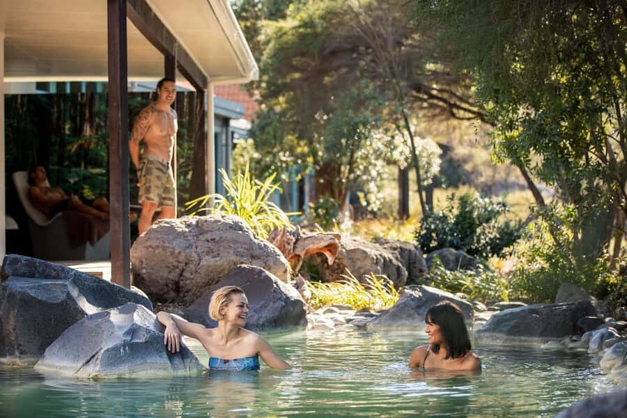 Auckland: Rotorua Highlights inc Wai-O-Tapu & Polynesian Spa - Auckland to Rotorua in 12 hours: how this day trip is built