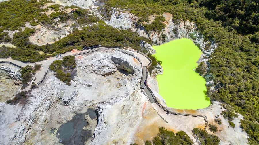 Auckland: Rotorua Highlights inc Wai-O-Tapu & Polynesian Spa - Polynesian Spa Deluxe Lake Spa: where relaxation actually happens