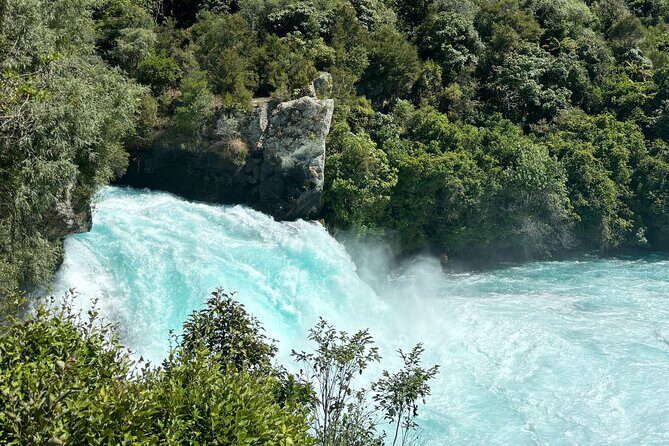 Auckland: Rotorua, Taupo, Waiotapu & Huka Falls Private Trip - Huka Falls track time: short walk, huge sound