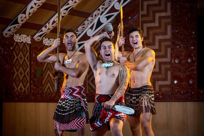 Auckland: Rotorua Te Puia with Haka & Polynesian Spa Small Group - Rotorua in-between moments: a quick look, not a free-for-all