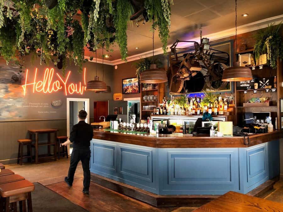 Auckland: Scenic Boat Cruise to the Riverhead Tavern - Cruise under Auckland’s Harbour Bridge and past Chelsea Sugar Refinery
