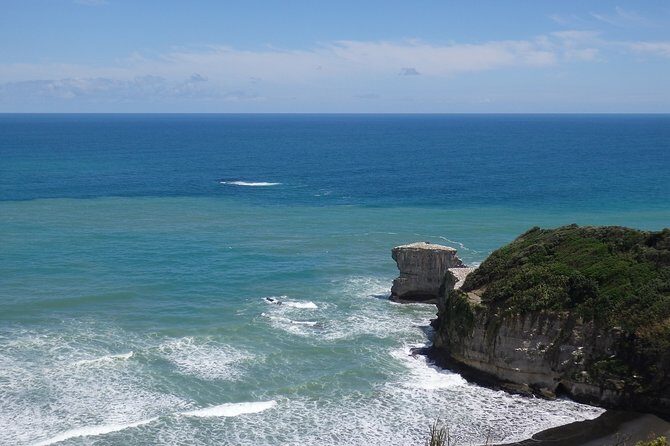 Auckland Scenic Day Tour Full-Day- 8 HOURS - A full day that maps Auckland from Harbor Bridge to black sand