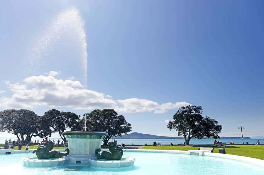 Auckland Scenic Half-Day City Sightseeing Tour - Ponsonby and K Road: fashion, cafes, and street-level Auckland