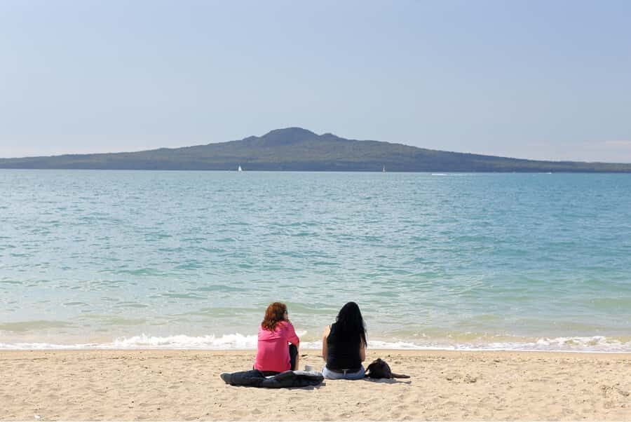 Auckland Scenic Half-Day City Sightseeing Tour - Eastern beaches: Parnell, Mission Bay, St Heliers, and Achilles Point