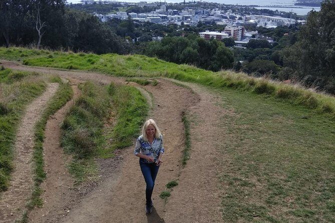 Auckland Scenic Tour : Must-See Sights in Half Day - Stop 5: Mission Bay Beach and the Promenade Energy