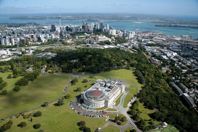 Auckland Shore Excursion: Half-Day Guided City Tour - Queen Street and Ponsonby: start with the city’s center and mood