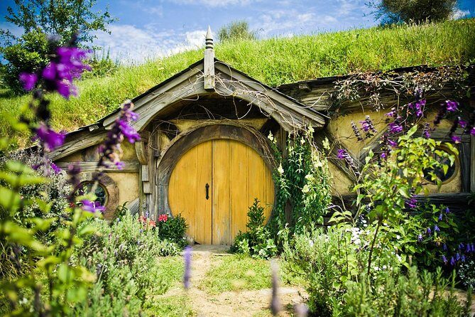 Auckland to Hobbiton Movie Set and Rotorua's Geothermal Valley - Getting from Hobbiton to Rotorua without burning the whole day