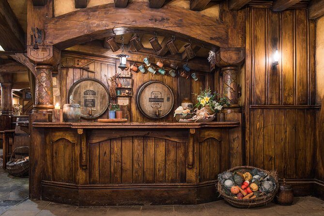 Auckland to Rotorua via Hobbiton Small Group Tour (One Way) - Group size, guide style, and what makes the experience feel smooth