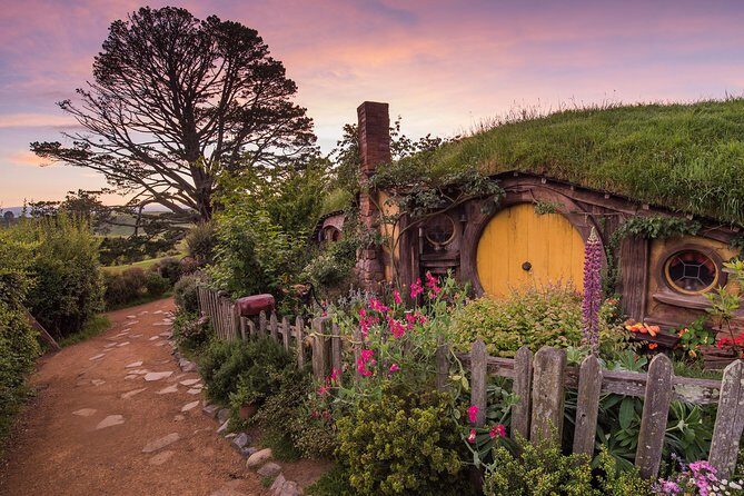Auckland to Rotorua via Hobbiton Small Group Tour (One Way) - Meeting at SkyCity and what the early start really means