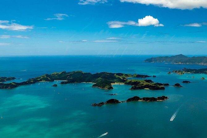 Bay of Islands 2-Day Small Group Tour & Cruise from Auckland - Urupukapuka Island at Otehei Bay: sand time that feels like a bonus