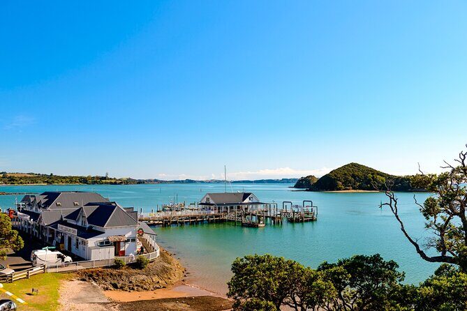 Bay of Islands Discovery Experience from Auckland incl. Hole In The Rock Cruise - Auckland to Paihia by minibus: the stops that break up the day
