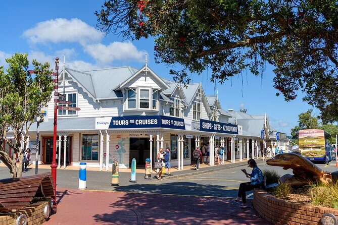 Bay of Islands Heritage Experience from Auckland incl. Waitangi & Russell - A 13-hour Northland day that actually makes sense