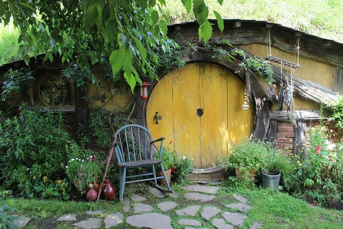 Day Tour Hobbiton + Rotorua from Auckland in Luxury Minibus - The value question: what $312.77 buys you in real terms