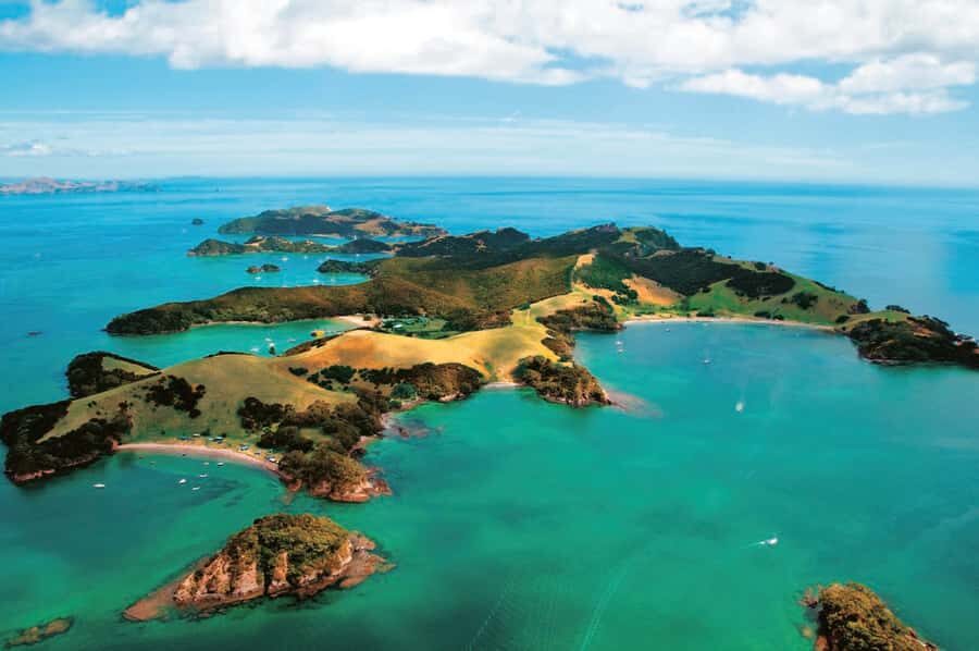 From Auckland: Full-Day Tour to the Bay of Islands - Urupukapukapuka Island: beach time with a quick summit option
