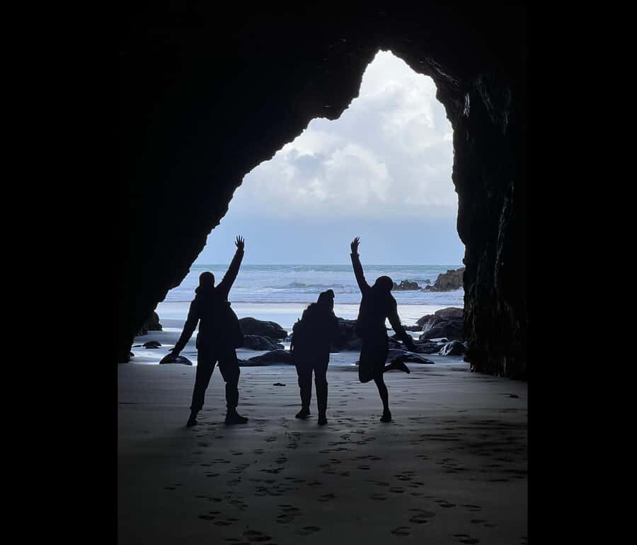 From Auckland: Guided Tour of Piha with Scenic Beach Walks - How hard is the walk, and what to pack