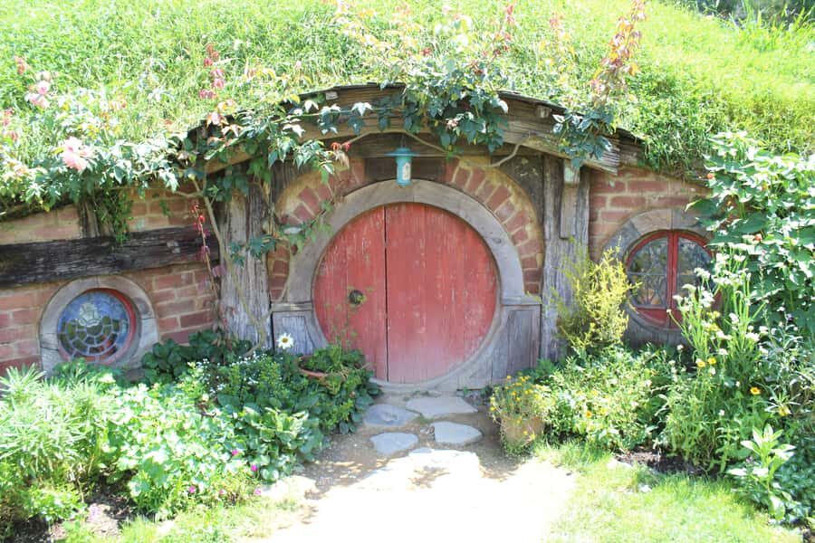 From Auckland: Hobbiton Afternoon Tour - Arriving at Hobbiton: your on-site window before the guided walk