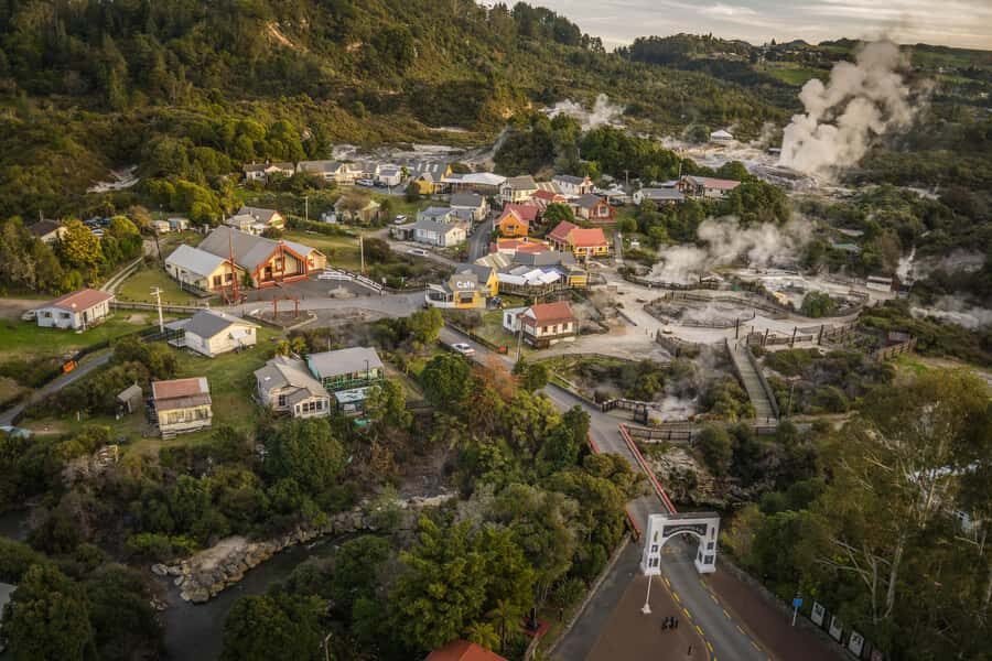 From Auckland: Rotorua Māori Village & Hot Springs with Haka - Whakarewarewa Village: Māori culture where the earth is working