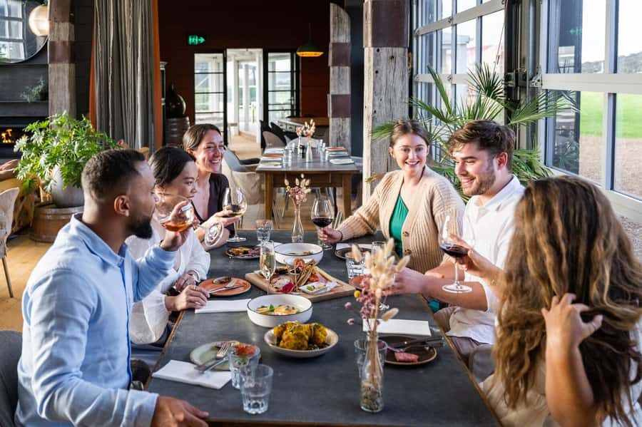 From Auckland: Taste Of Waiheke Island Day Tour - Why This Waiheke Day Tour Feels So Efficient